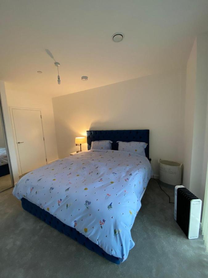 Amazing New Built Townhouse With Garden In London Villa Hendon Exteriör bild